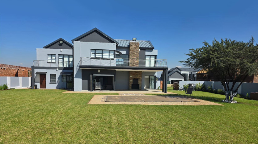 Luxury 4-Bedroom Home for Sale in La Camargue Private Country Estate, Hartbeespoort Property Lead Image