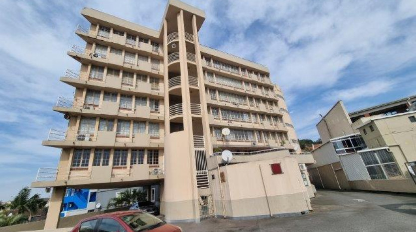 Office Space in Prominent Building Property Images