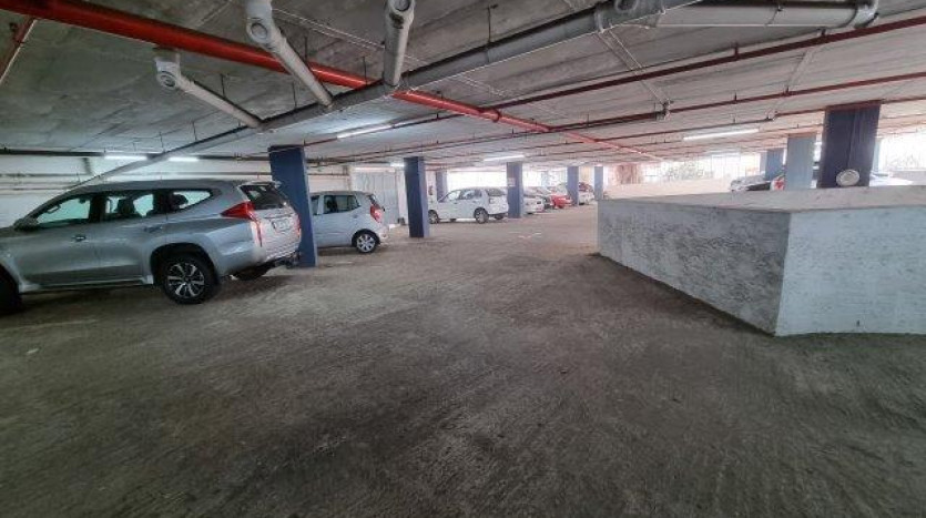 Office Space in Prominent Building Property Images