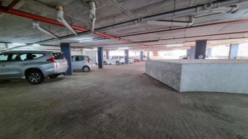 Office Space in Prominent Building Property Images