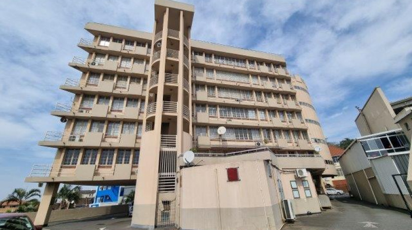 Office Space in Prominent Building Property Images