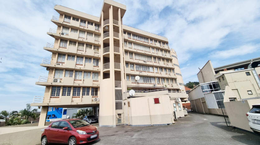 Office Space in Prominent Building Property Lead Image