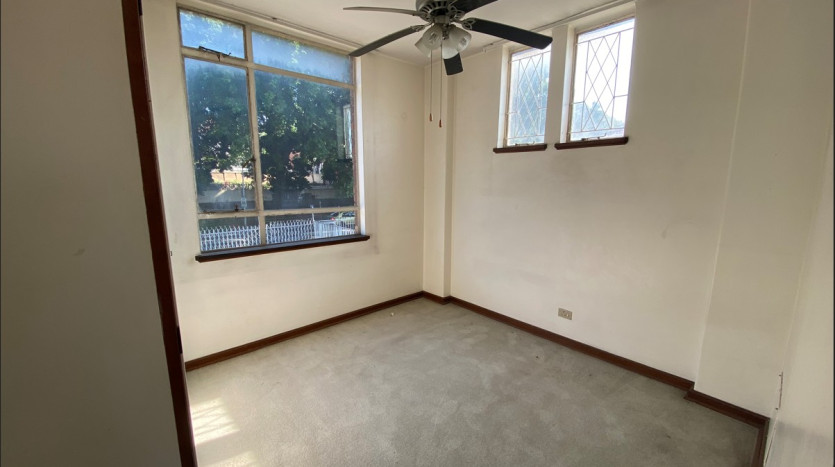 DECEASED ESTATE: 2 Bedroom Apartment in Glenwood Property Images