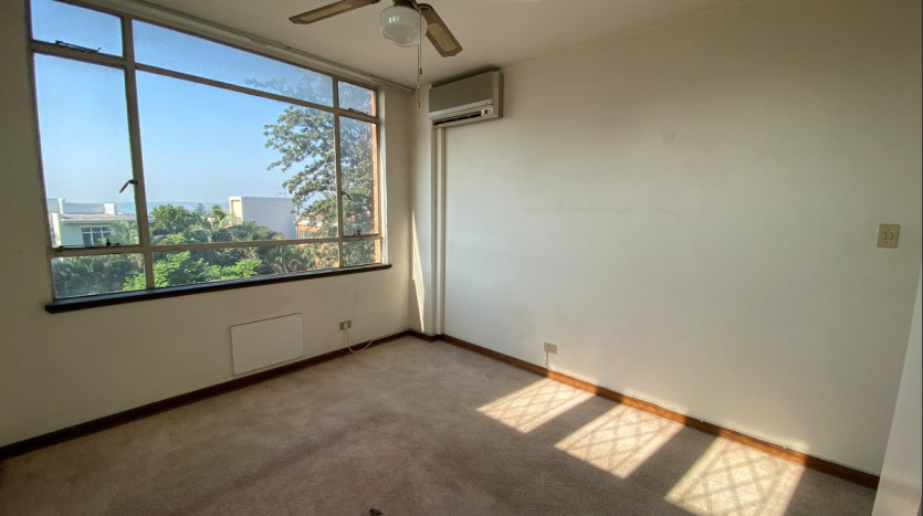 DECEASED ESTATE: 2 Bedroom Apartment in Glenwood Property Images