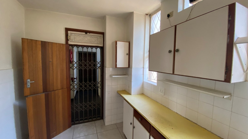 DECEASED ESTATE: 2 Bedroom Apartment in Glenwood Property Images