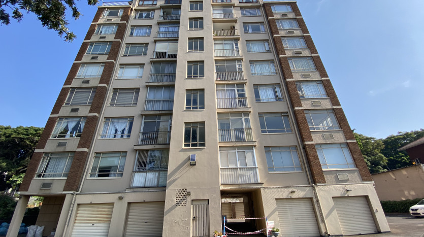 DECEASED ESTATE: 2 Bedroom Apartment in Glenwood Property Lead Image