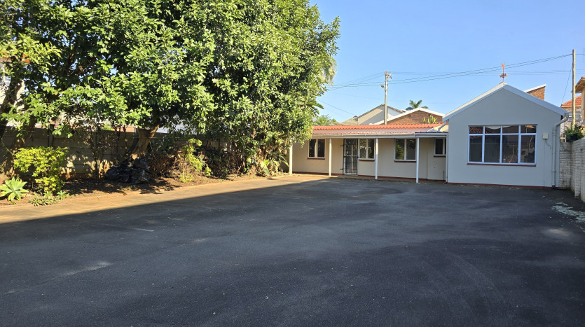 Mixed Use Property on Peter Mokaba Ridge Property Images