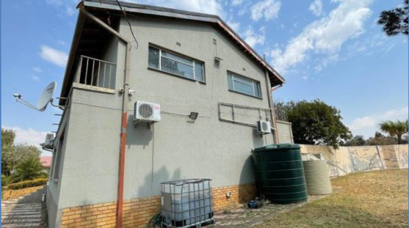 INSOLVENT ESTATE: 3 Bedroom Home in Riebeeckstad Property Images