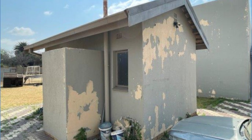 INSOLVENT ESTATE: 3 Bedroom Home in Riebeeckstad Property Images