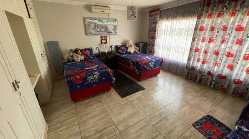 INSOLVENT ESTATE: 3 Bedroom Home in Riebeeckstad Property Images
