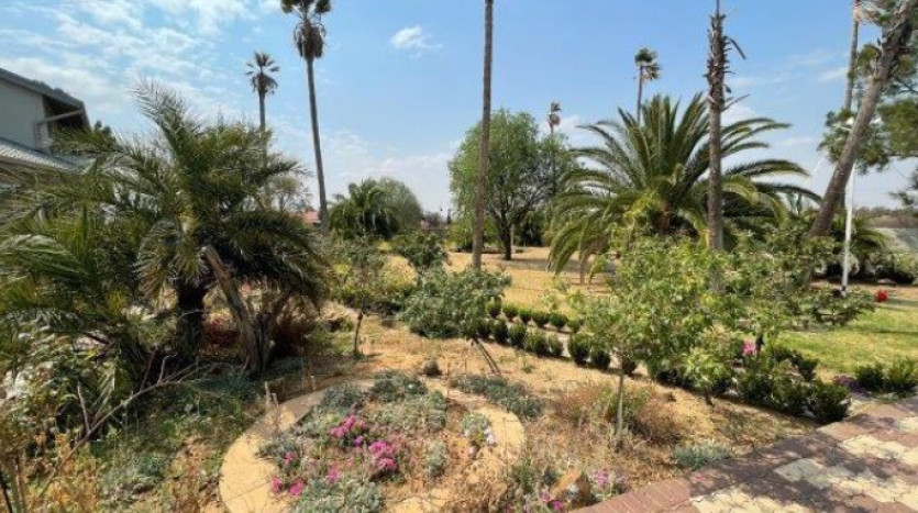 INSOLVENT ESTATE: 3 Bedroom Home in Riebeeckstad Property Images