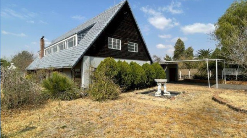 INSOLVENT ESTATE: Spacious Double Storey Home in Riebeeckstad Property Images