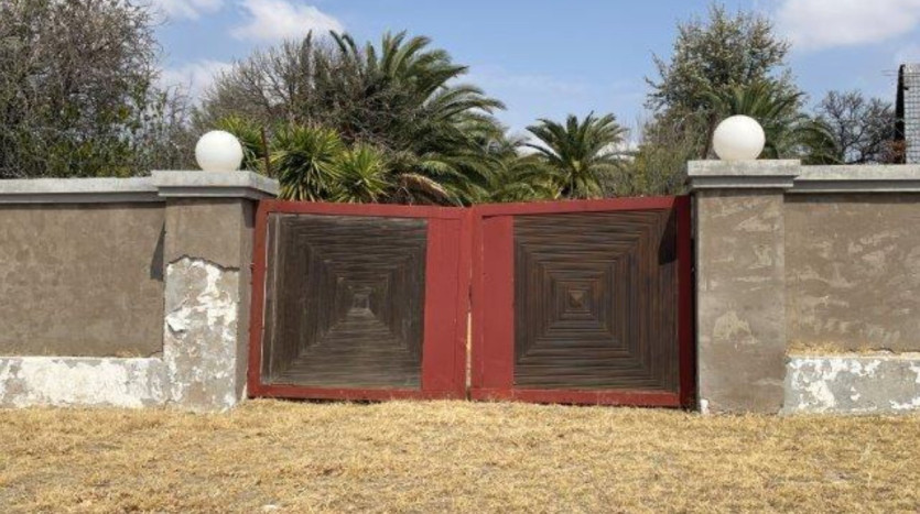 INSOLVENT ESTATE: Spacious Double Storey Home in Riebeeckstad Property Images