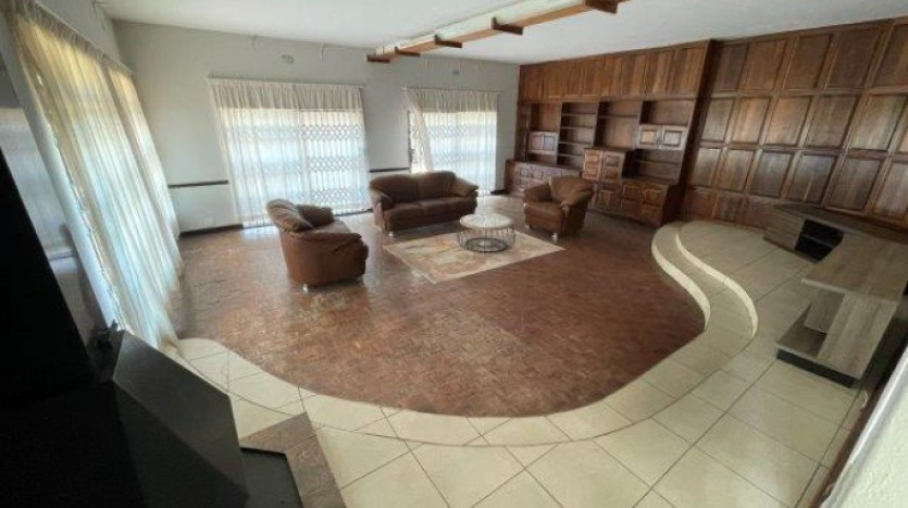 INSOLVENT ESTATE: Spacious Double Storey Home in Riebeeckstad Property Images