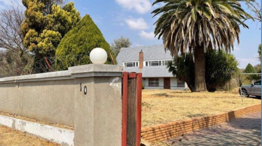 INSOLVENT ESTATE: Spacious Double Storey Home in Riebeeckstad Property Images