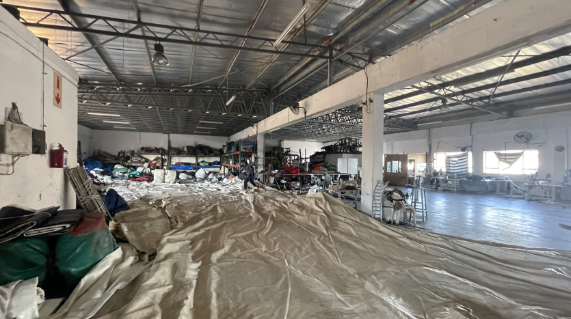 POWER OF ATTORNEY: Large Warehouse in Congella Property Images
