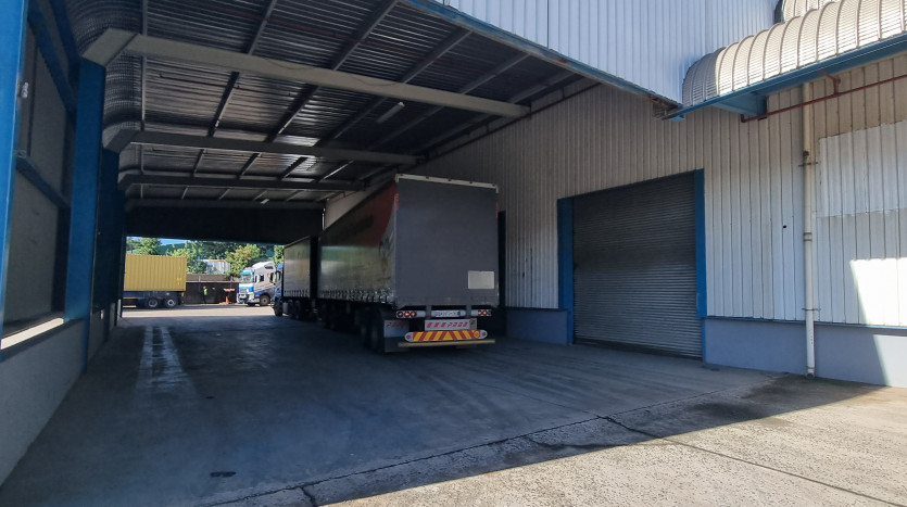 Warehouse In Thriving Springfield Park Property Images
