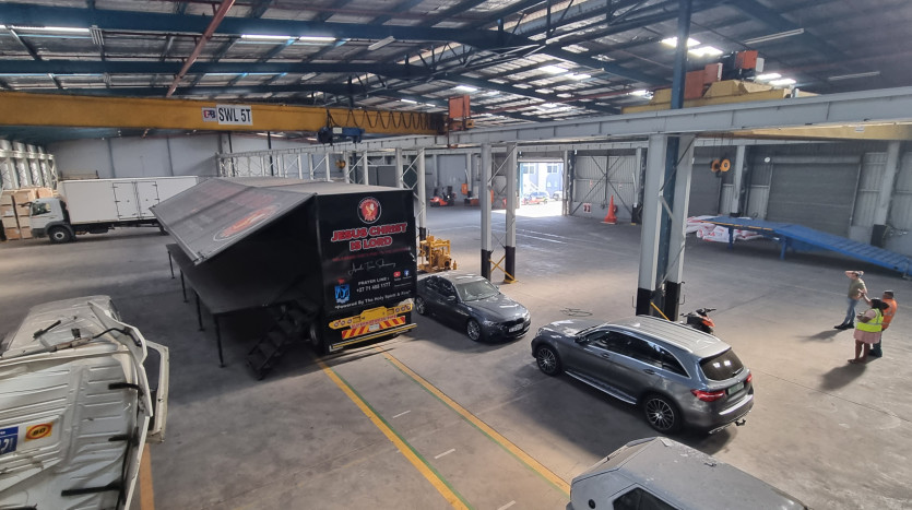 Warehouse In Thriving Springfield Park Property Images