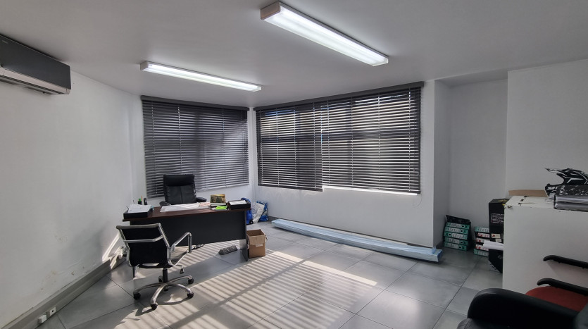 Warehouse In Thriving Springfield Park Property Images