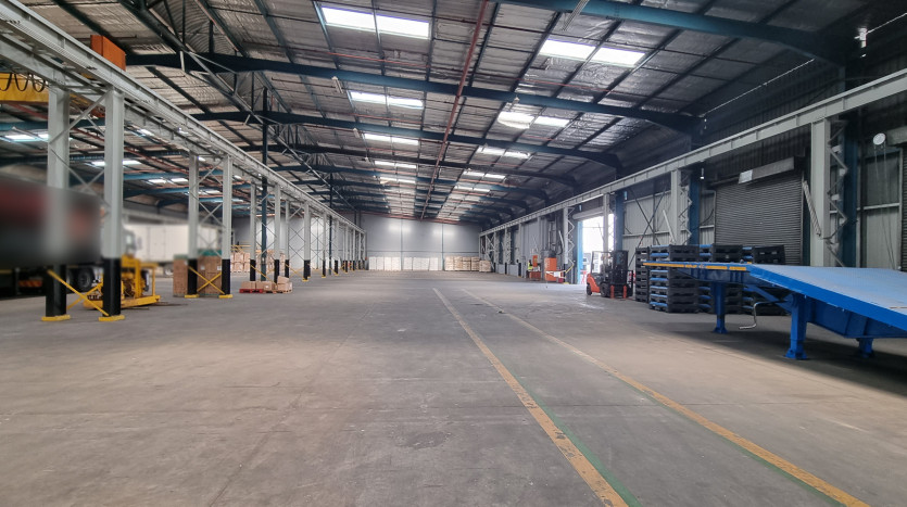 Warehouse In Thriving Springfield Park Property Images