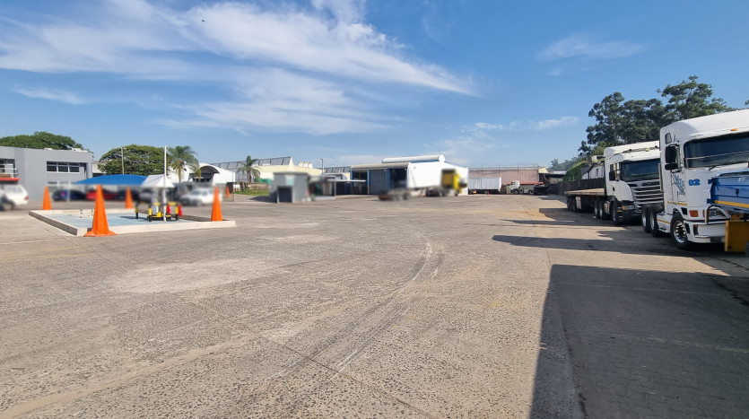 Warehouse In Thriving Springfield Park Property Images