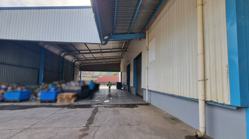 Warehouse In Thriving Springfield Park Property Images