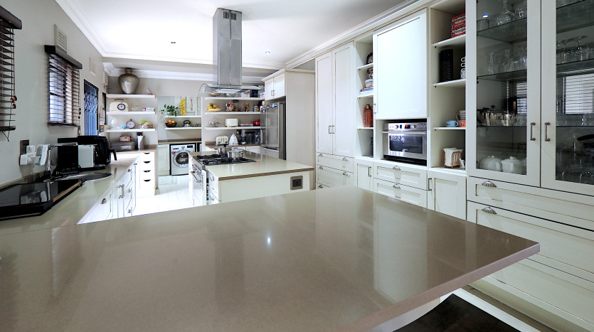 Spacious 5 Bedroom Home Just Steps from Indian Ocean. Property Images