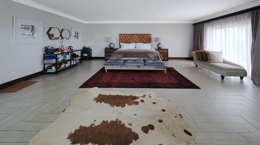 Spacious 5 Bedroom Home Just Steps from Indian Ocean. Property Images