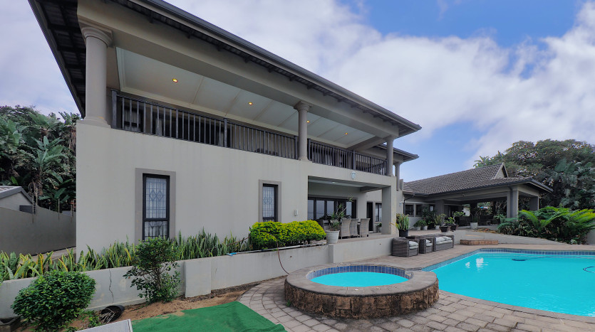 Spacious 5 Bedroom Home Just Steps from Indian Ocean. Property Images