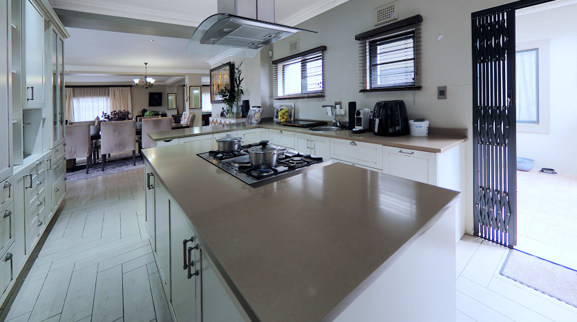 Spacious 5 Bedroom Home Just Steps from Indian Ocean. Property Images