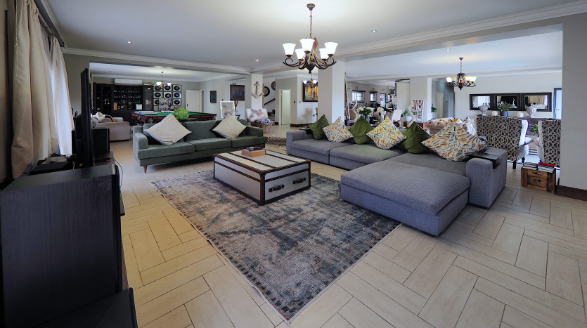 Spacious 5 Bedroom Home Just Steps from Indian Ocean. Property Images