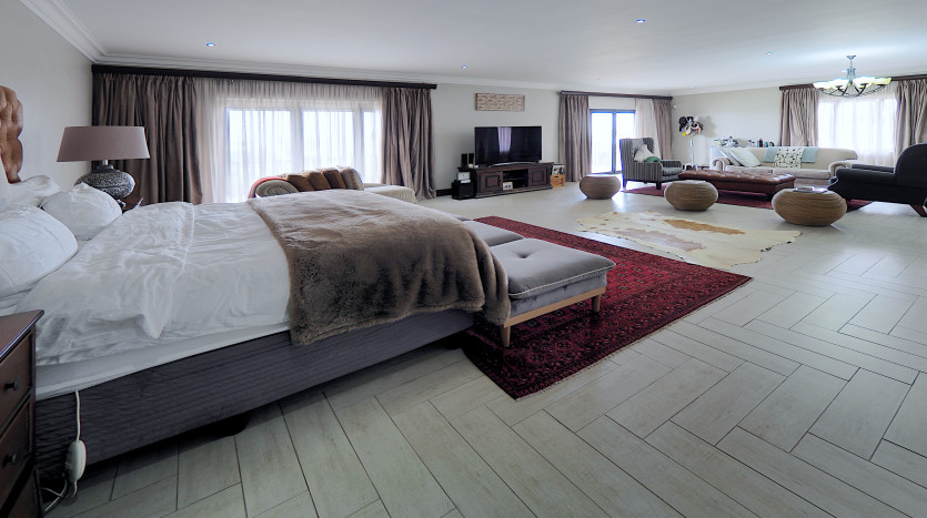 Spacious 5 Bedroom Home Just Steps from Indian Ocean. Property Images