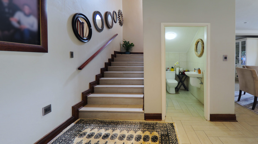 Spacious 5 Bedroom Home Just Steps from Indian Ocean. Property Images