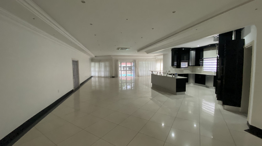 7 Bedroom Townhouse in Bluff Property Images