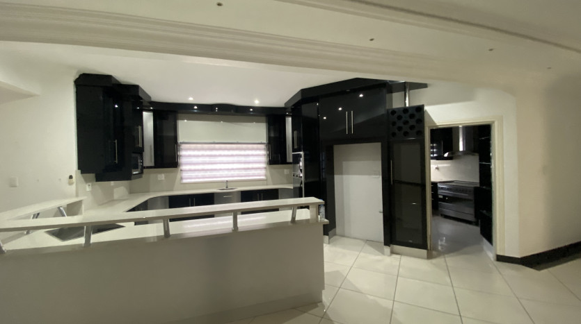 7 Bedroom Townhouse in Bluff Property Images