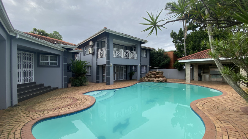 7 Bedroom Townhouse in Bluff Property Images
