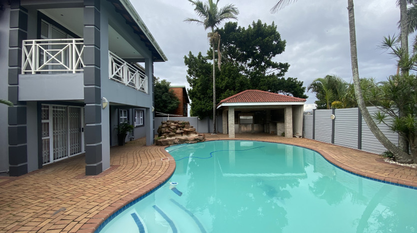 7 Bedroom Townhouse in Bluff Property Images