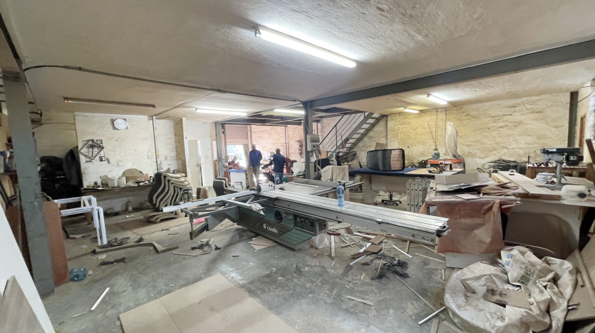 Multi-Use Mini Factory In Sought-After Briardene Node Property Images