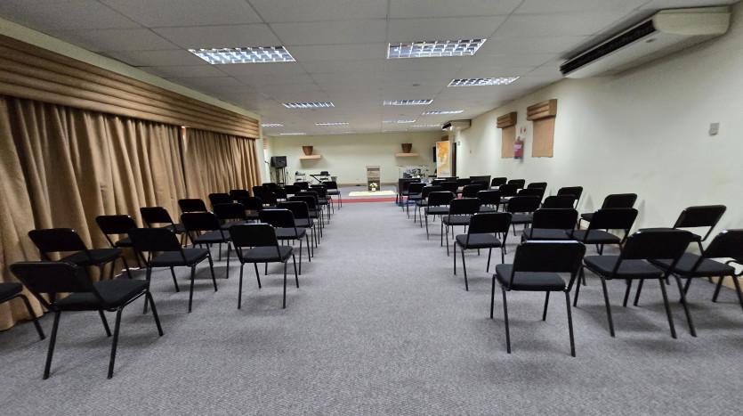 Conference Centre and Commercial Units in Port Edward Property Images