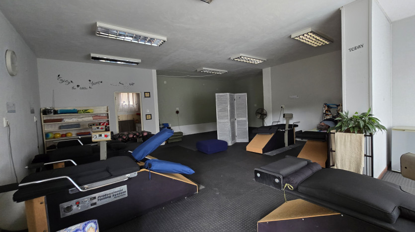 Conference Centre and Commercial Units in Port Edward Property Images