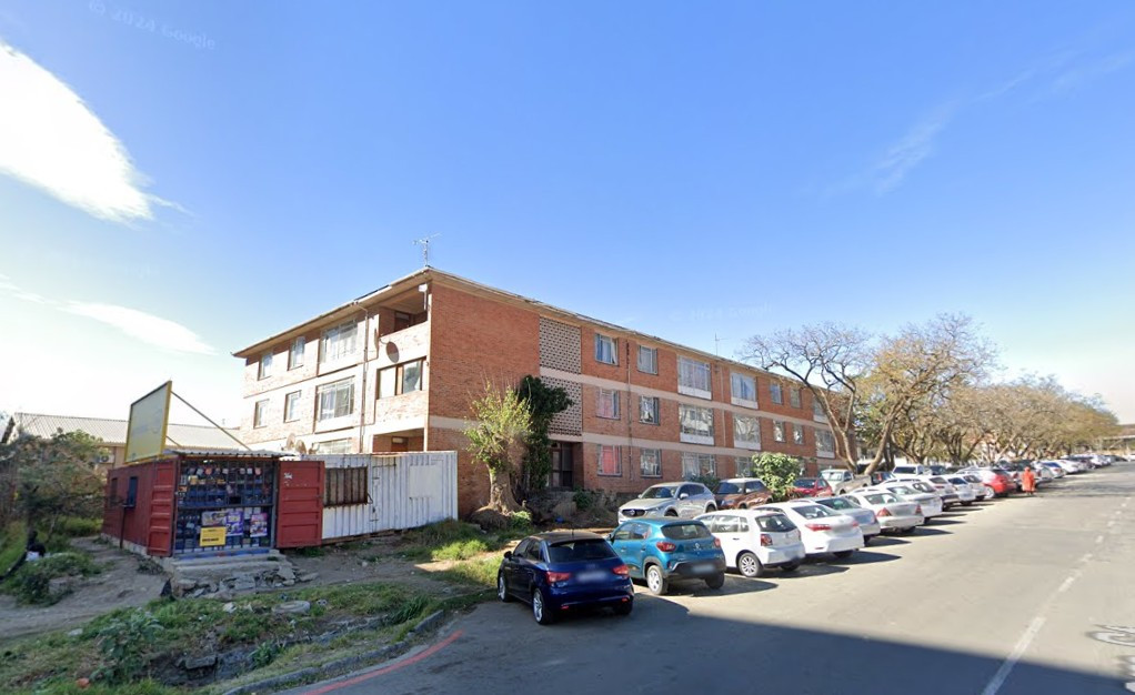 Block Of 12 Flats In Norwood Mthatha