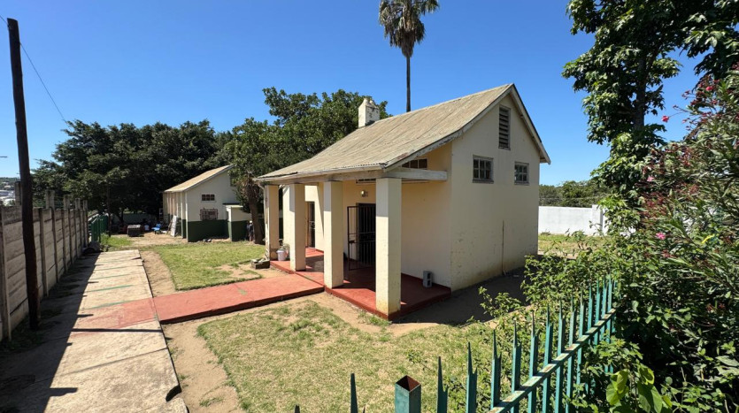 Investment Building in King Williams Town for Sale by Auction Property Images