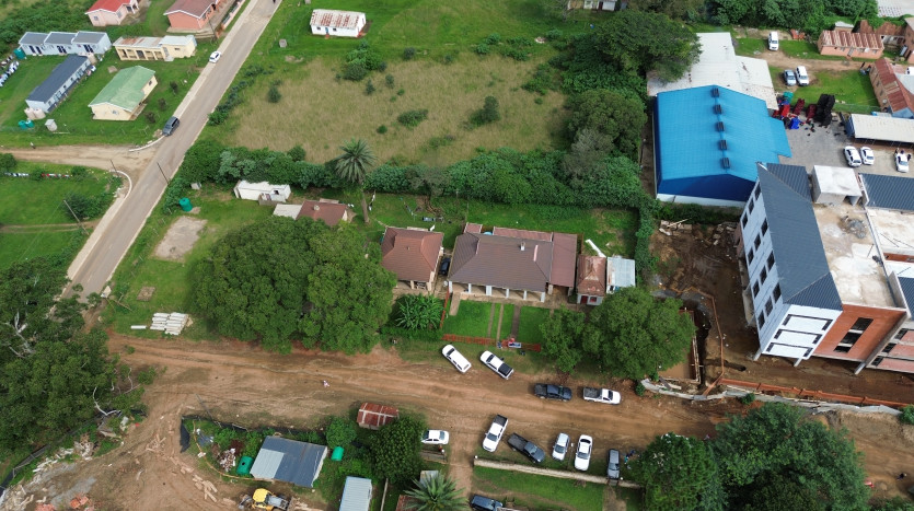 Versatile Property for Sale in Mqanduli – Ideal for Accommodation, Office Space, or Small Business Use Property Images