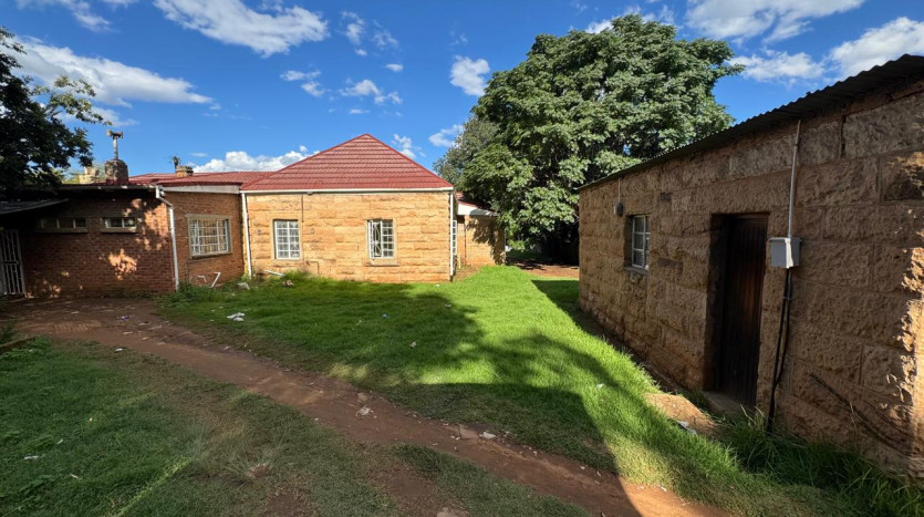 Strategically Positioned, Backing Taxi Rank— Ideal For Retail, Mixed-Use Development Property Images