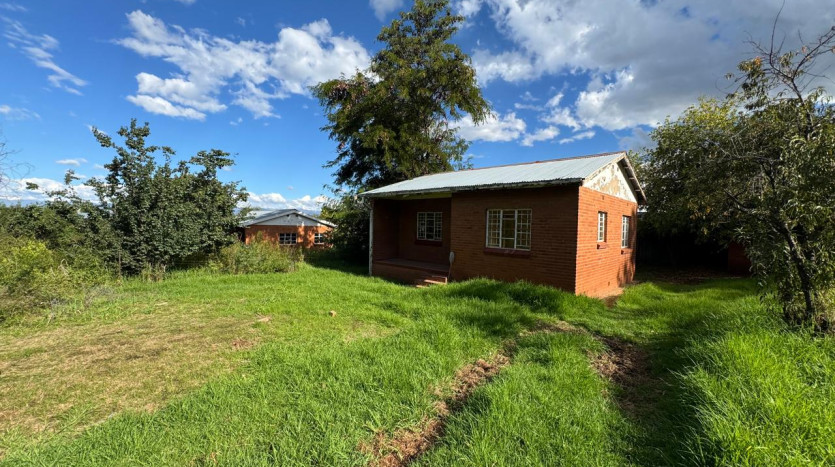 Strategically Positioned Redevelopment Property In Lesotho for Sale by Auction Property Images
