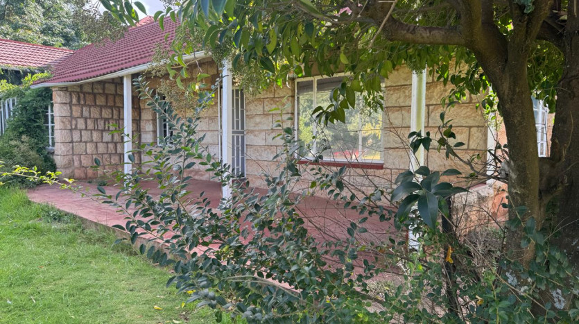 Strategically Positioned Redevelopment Property In Lesotho for Sale by Auction Property Images