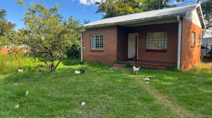 Strategically Positioned Redevelopment Property In Lesotho for Sale by Auction Property Images