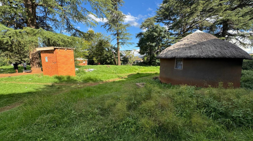 Strategically Positioned Redevelopment Property In Lesotho for Sale by Auction Property Images
