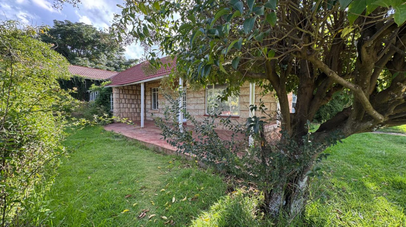 Strategically Positioned Redevelopment Property In Lesotho for Sale by Auction Property Images