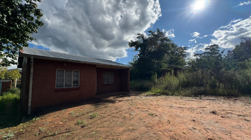 Strategically Positioned Redevelopment Property In Lesotho for Sale by Auction Property Images